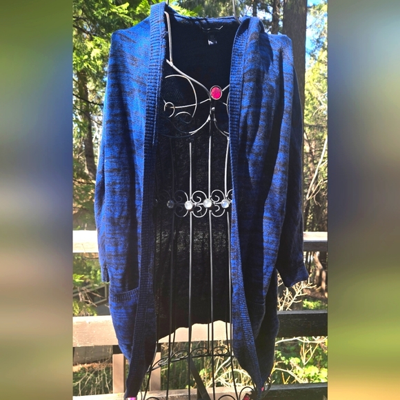 American Eagle Outfitters Sweaters - American Eagle Outfitters NWT Blue & Black Knit Cardigan szXS